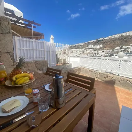 Modern Duplex Near Swimming Pool Feriehus