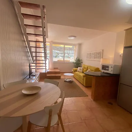 Modern Duplex Near Swimming Pool Feriehus *