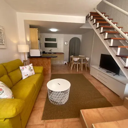 Feriehus Modern Duplex Near Swimming Pool *