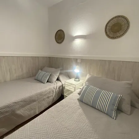 Modern Duplex Near Swimming Pool Feriehus *