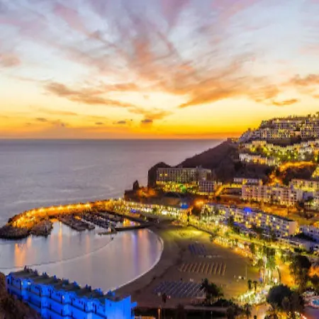 Modern Duplex Near Swimming Pool Feriehus *