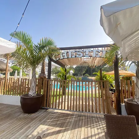 Modern Duplex Near Swimming Pool Feriehus *